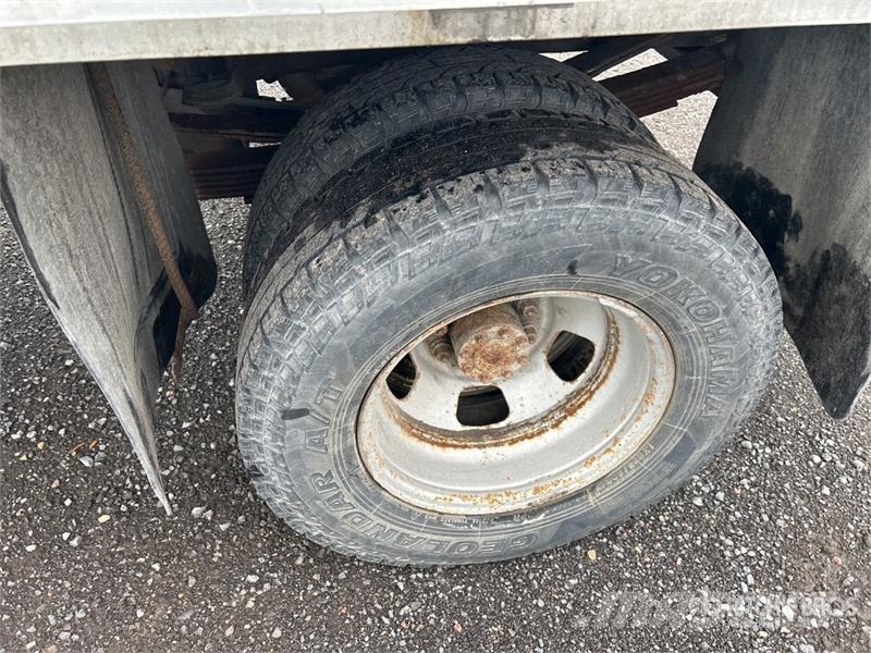 Dodge Ram 3500 4x2 Flatbed Truck Бордови