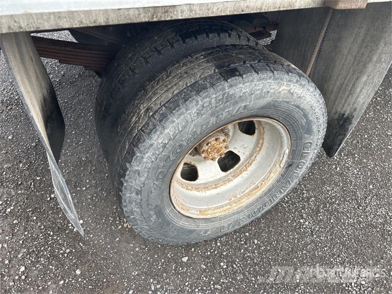 Dodge Ram 3500 4x2 Flatbed Truck Бордови