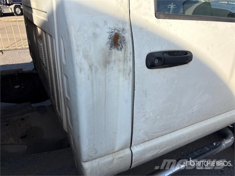 Dodge Ram 5500 Lastbil med lad/Flatbed