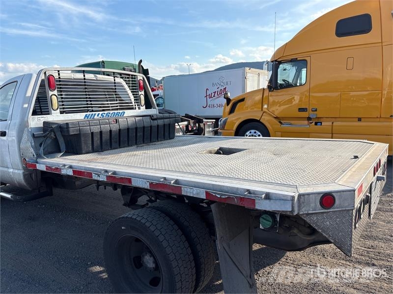Dodge Ram 5500 Lastbil med lad/Flatbed