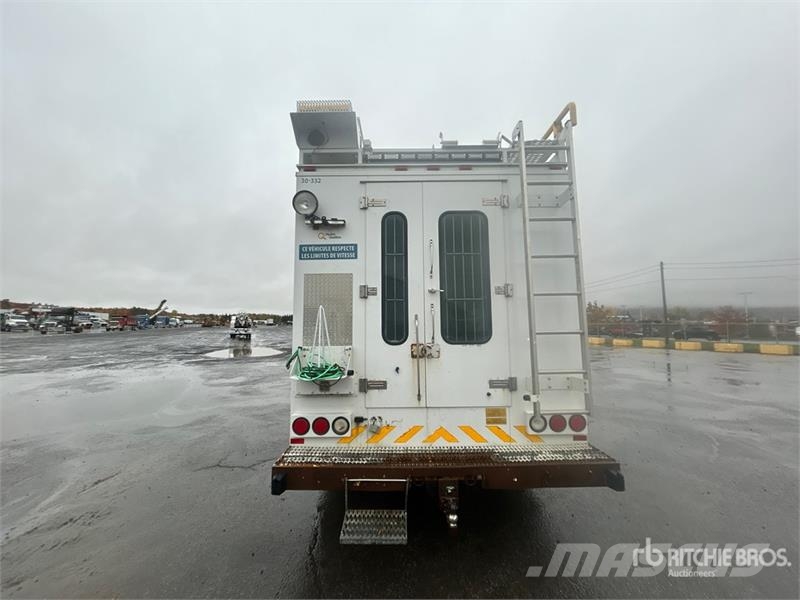 Dodge Ram 5500 Caja abierta/laterales abatibles