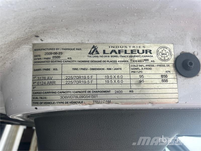 Dodge Ram 5500 Caja abierta/laterales abatibles