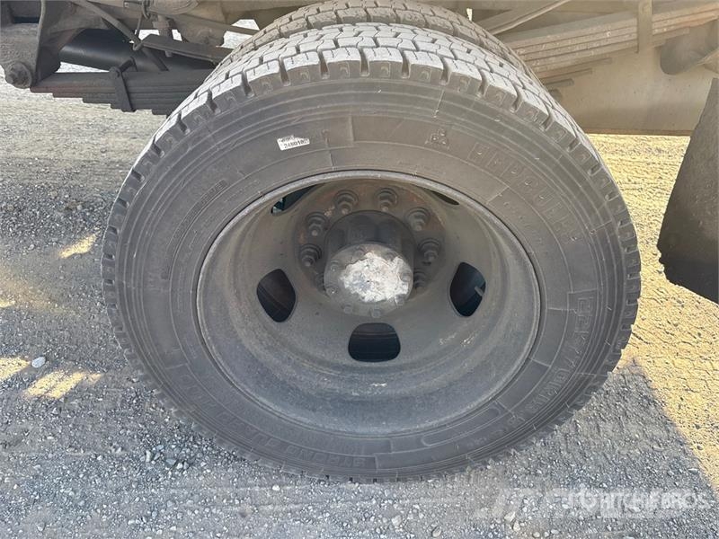 Dodge Ram 5500 Lastbil med lad/Flatbed