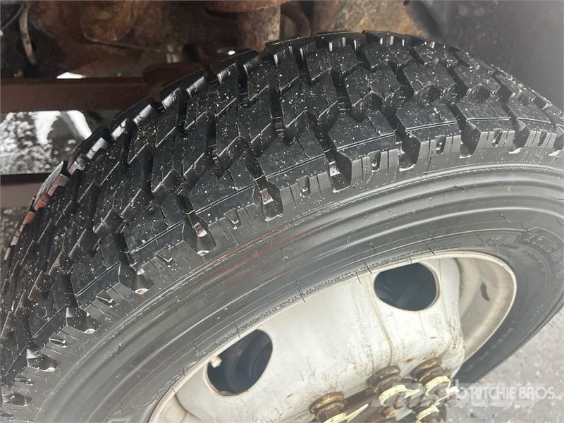 Dodge Ram 5500 Caja abierta/laterales abatibles