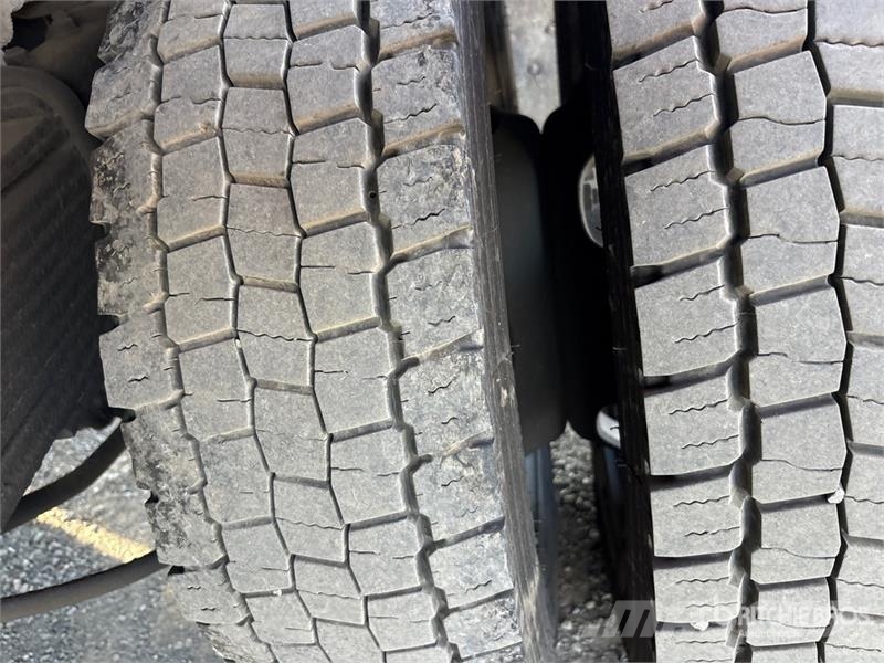 Dodge Ram 5500 Lastbil med lad/Flatbed
