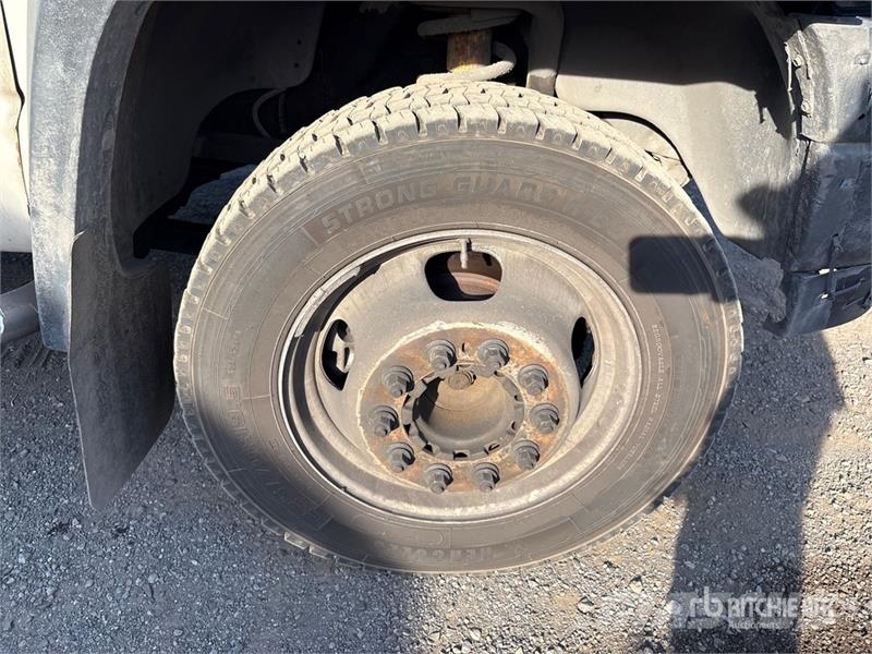 Dodge Ram 5500 Lastbil med lad/Flatbed