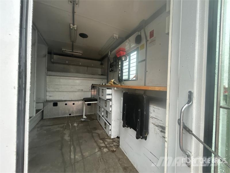 Dodge Ram 5500 Caja abierta/laterales abatibles