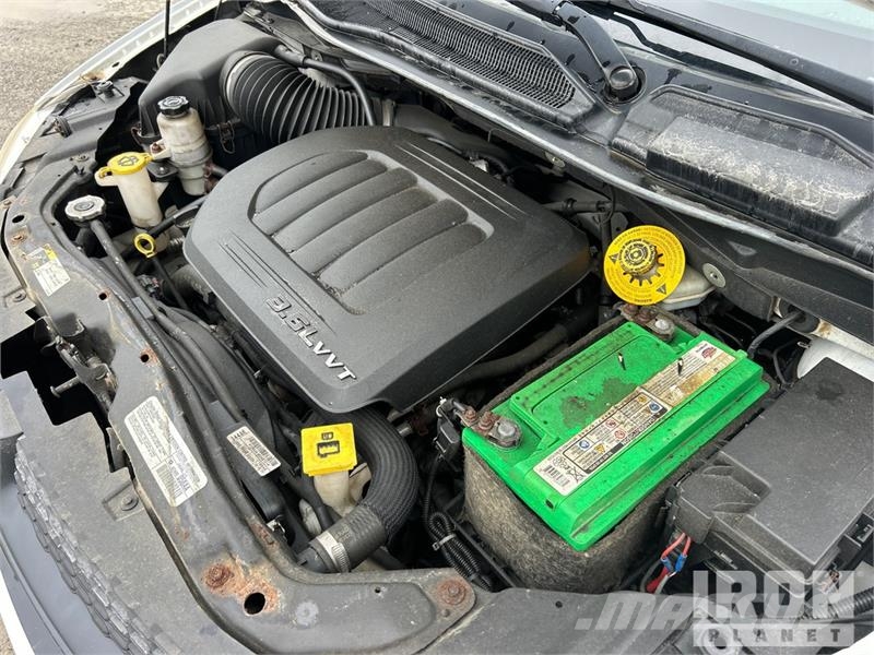 Dodge Ram Caravan SE Minivan Cars