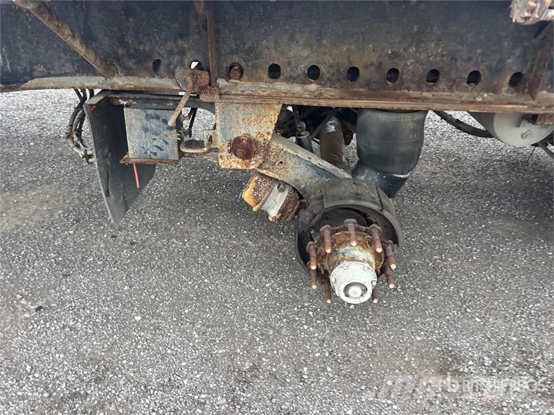 Doepker 53 ft Tri/A Flatbed Trailer Flatbed/Dropside trailers