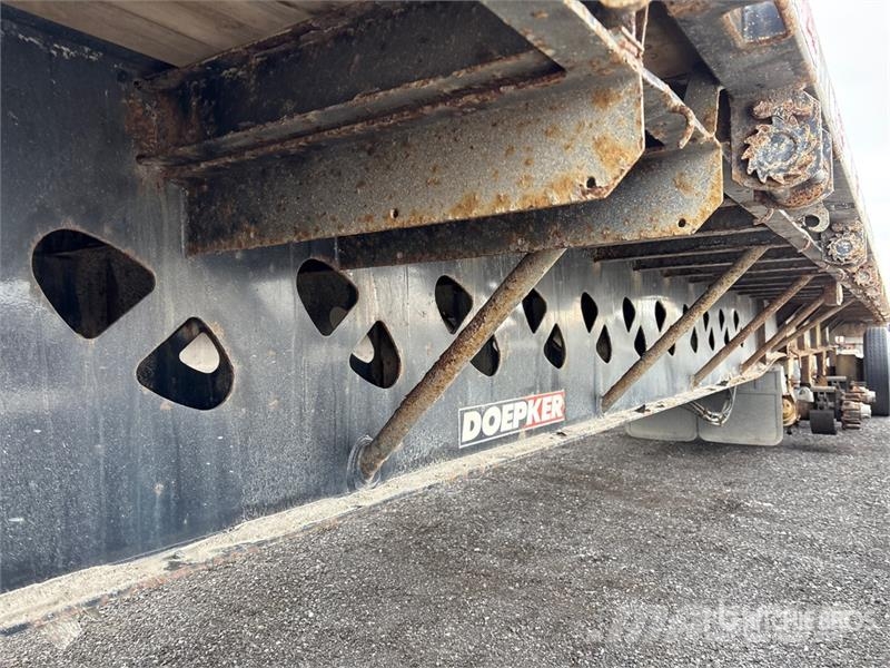 Doepker 53 ft Tri/A Flatbed Trailer (Inoperable) Platformy / Przyczepy z otwieranymi burtami