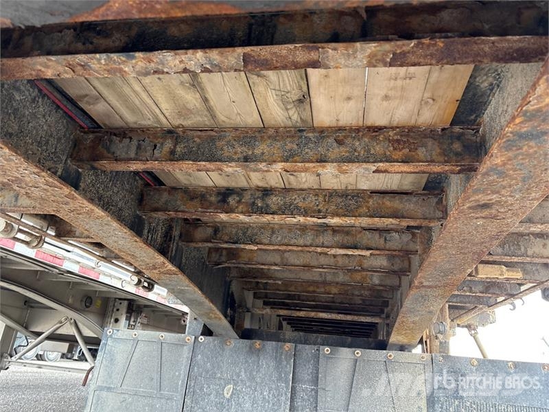 Doepker 53 ft Tri/A Flatbed Trailer (Inoperable) Platformy / Przyczepy z otwieranymi burtami