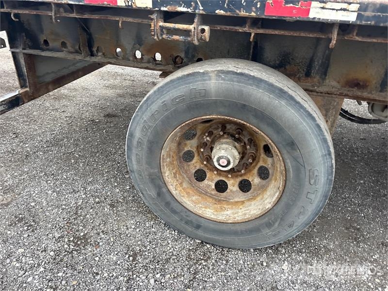 Doepker 53 ft Tri/A Flatbed Trailer Flatbed/Dropside trailers