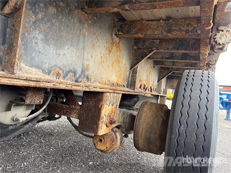 Doepker 53 ft Tri/A Flatbed Trailer (Inoperable) Platformy / Przyczepy z otwieranymi burtami