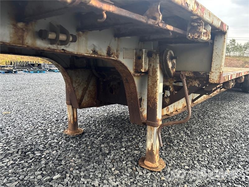 Doepker 53 ft Tri/A Step Deck Trailer Nizki nakladalci