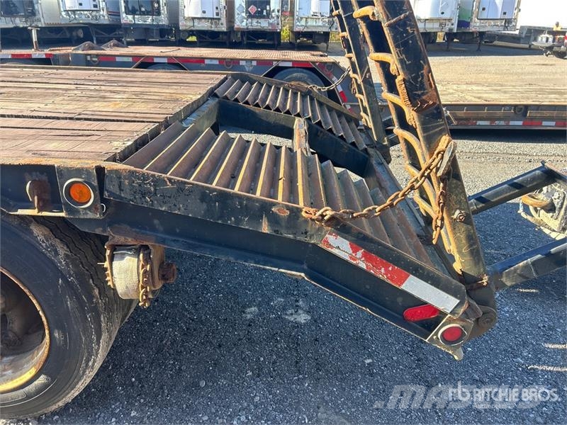 Domes 20 ft T/A Equipment Trailer Prikolice za prevoz vozil