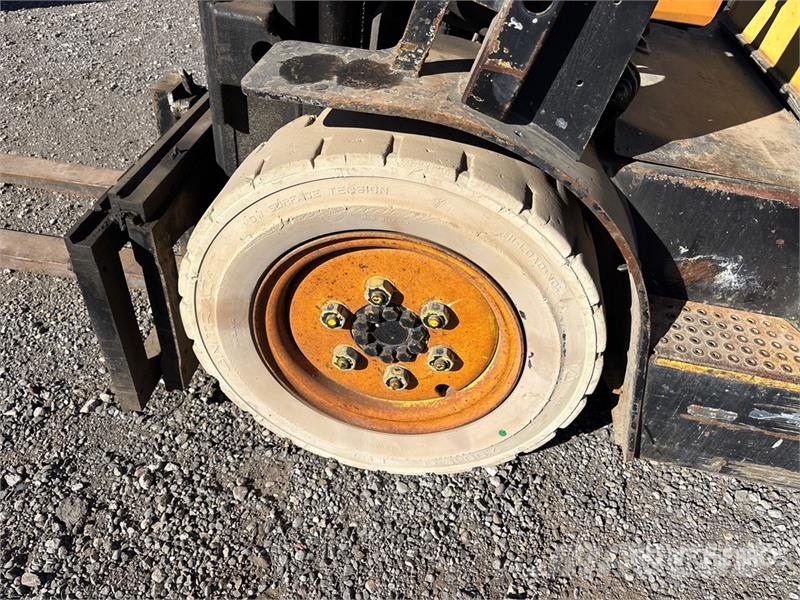 Doosan G25E-3 4500 lb Cushion Tire Forklift Heftrucks overige