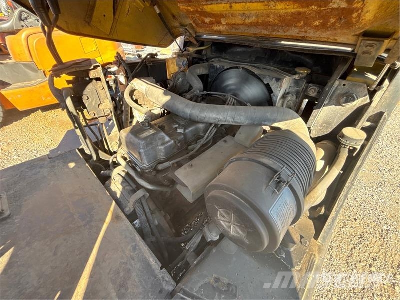 Doosan G25E-3 4500 lb Cushion Tire Forklift Heftrucks overige