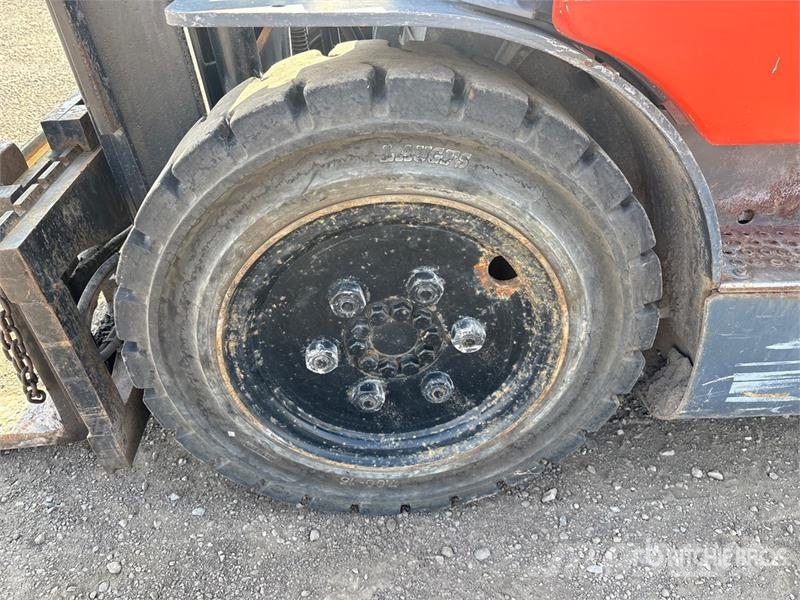 Doosan G25E-5 3600 lb Cushion Tire Forklift Другие складские механизмы