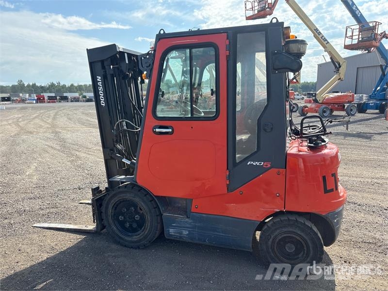 Doosan G25E-5 3600 lb Cushion Tire Forklift Другие складские механизмы