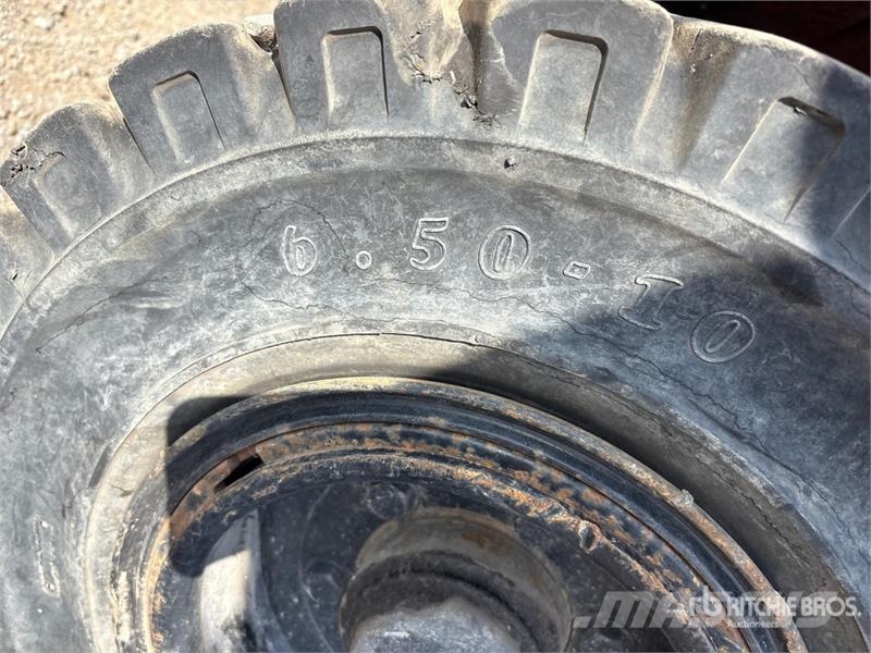 Doosan G25E-5 3600 lb Cushion Tire Forklift Другие складские механизмы