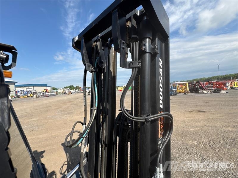 Doosan G25E-5 3600 lb Cushion Tire Forklift Другие складские механизмы
