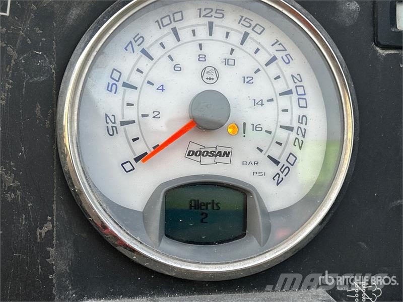 Doosan HP375WCU-T4F Mobile Air Compressor 压缩机