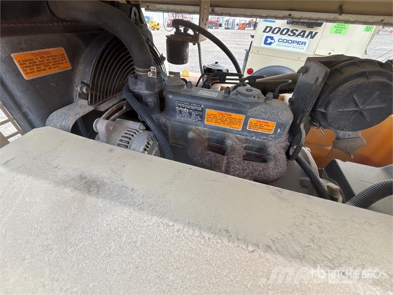 Doosan LS-T4 Light Tower Tour d'éclairage