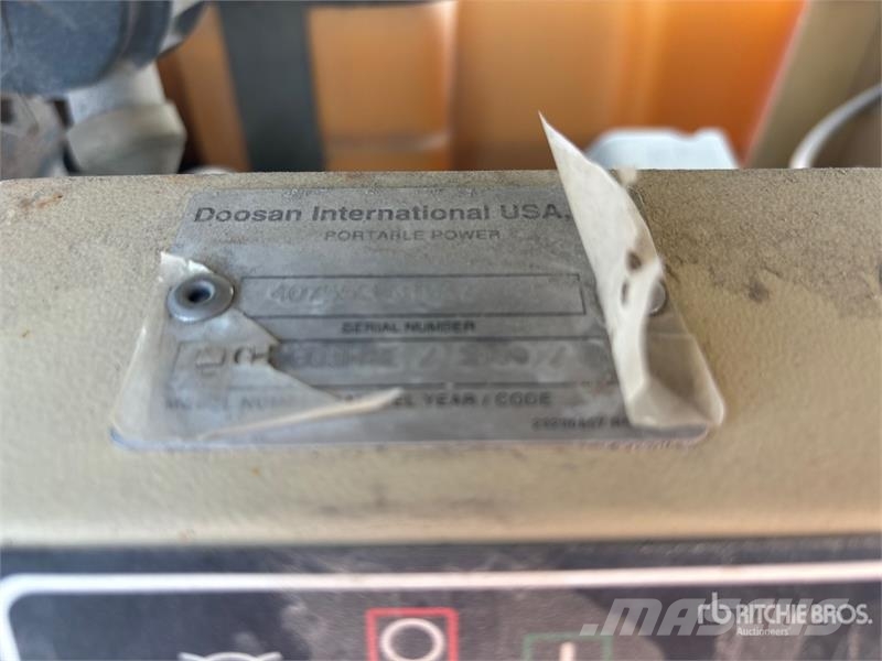 Doosan LS-T4 Light Tower Tour d'éclairage