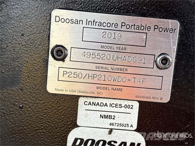Doosan P250/HP210WDO-T4F Mobile Mobile Air Compressor Kompresori
