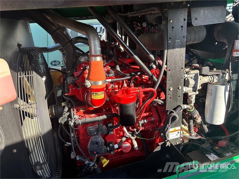 Doosan P425 HP 375 WCU-T4I Mobile Mobile Air Compressor Kompresory