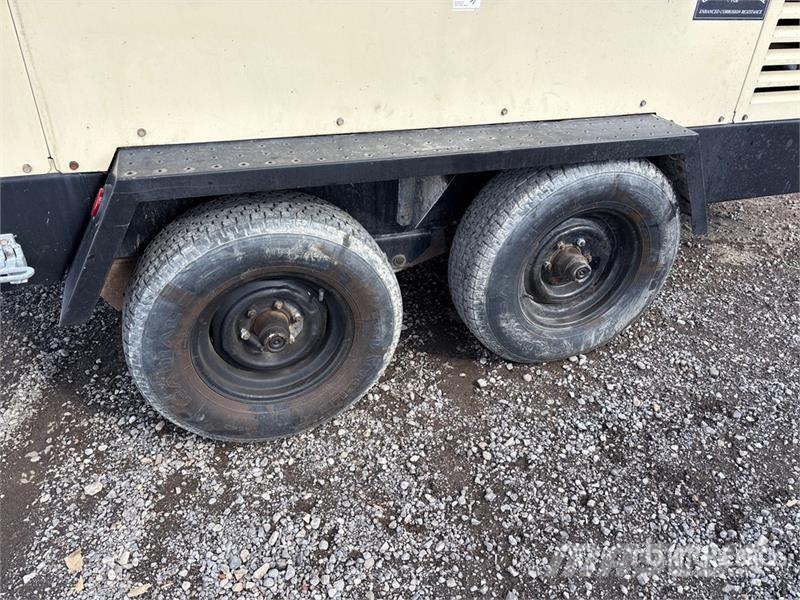 Doosan XP825WCU-FX-PAS Mobile Air Compressor Компресори