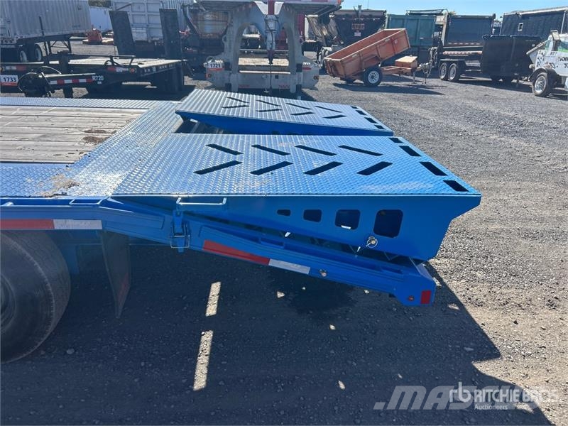  Double A GHB218 30 ft Tri/A Gooseneck Equipment Tr Прицепы-Автовозы