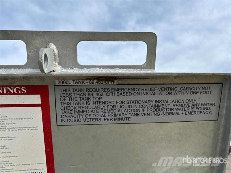 DyMac ACV-2000L 1918 L Fuel Tank Üzemanyag- és adaléktartályok