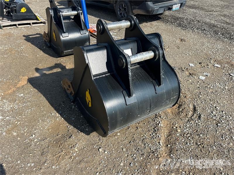 Dynamic Entities 120CL 35 in Q/C Digging Excavator Bucket Kanalak
