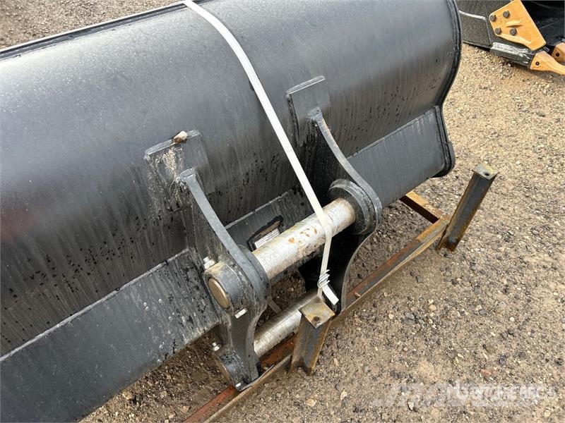 Dynamic Entities 120CL 60 in Q/C Cleanup Excavator Bucket  دلاء