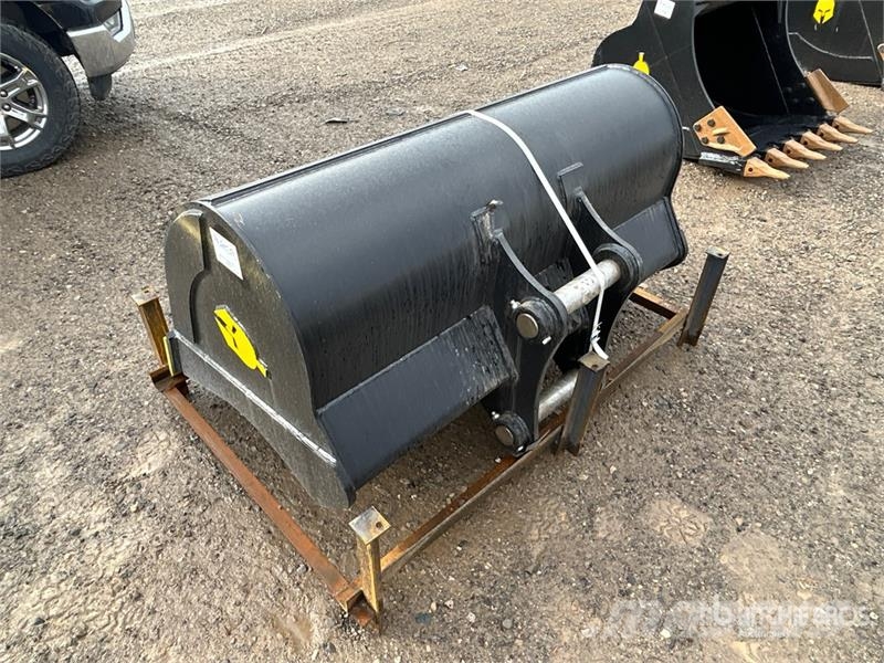 Dynamic Entities 120CL 60 in Q/C Cleanup Excavator Bucket  دلاء
