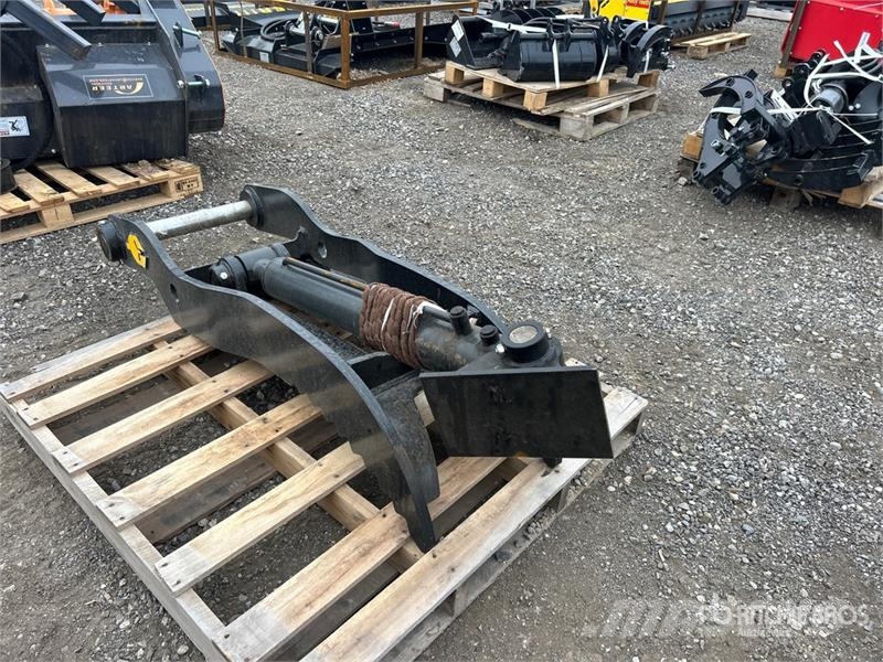 Dynamic Entities 120CL 15 in Excavator Thumb (Unused) Kovalar