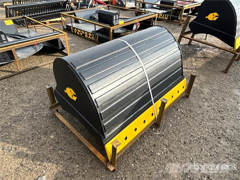 Dynamic Entities 120CL 60 in Q/C Cleanup Excavator Bucket  دلاء