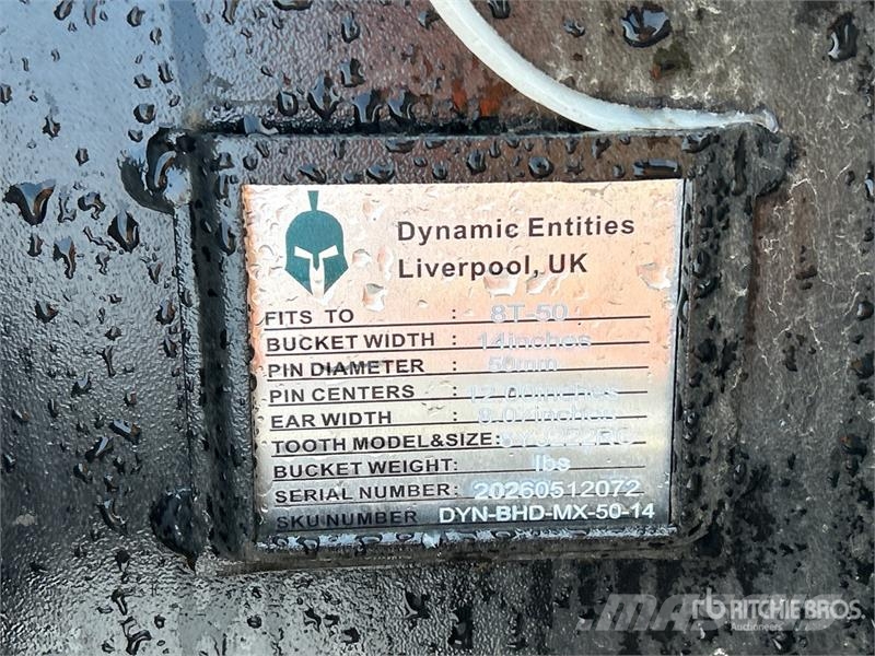 Dynamic Entities 120CL 12 in Q/C Digging Excavator Bucket  دلاء