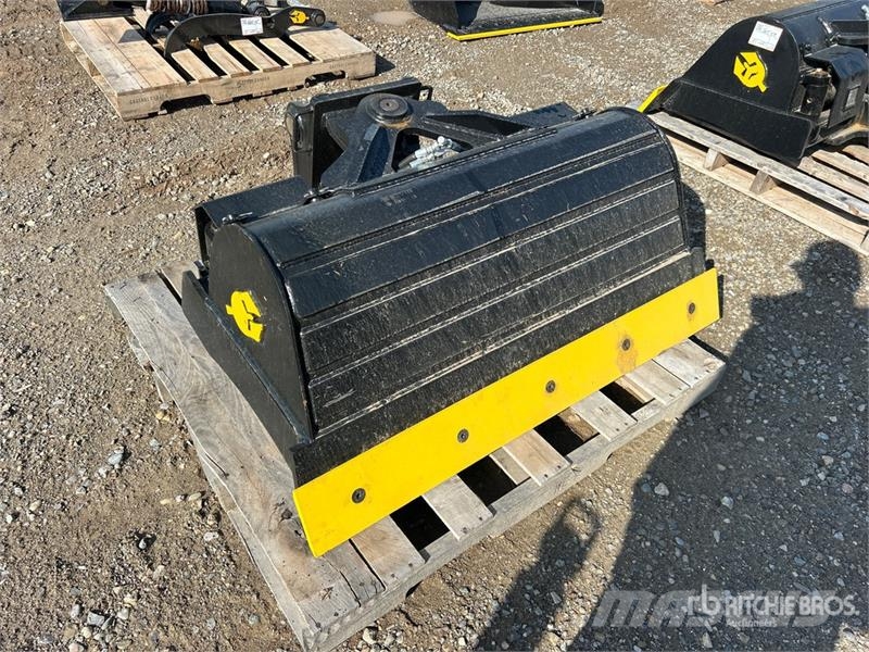 Dynamic Entities 120CL 48 in Q/C Hydraulic Tilting Excavat Kanalak
