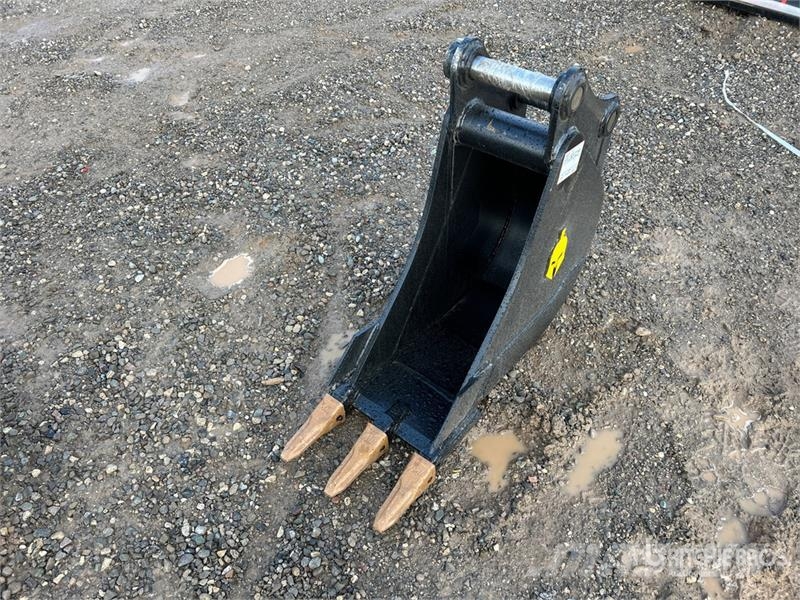 Dynamic Entities 120CL 12 in Q/C Digging Excavator Bucket  دلاء
