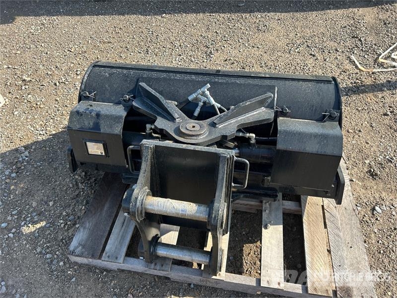Dynamic Entities 120CL 48 in Q/C Hydraulic Tilting Excavat Kanalak