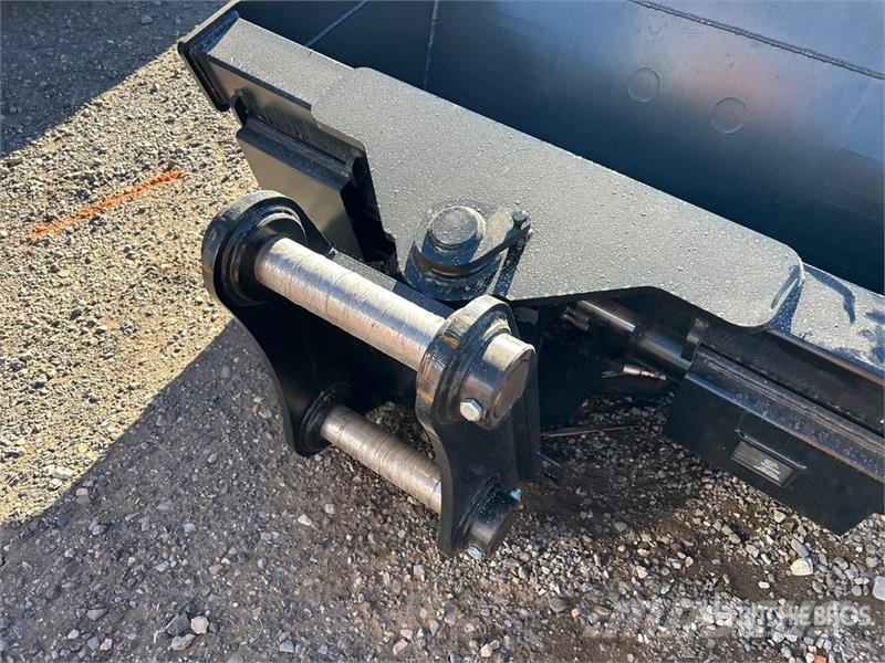 Dynamic Entities 120CL 60 in Excavator Bucket - Fits 65mm Kašike / Korpe