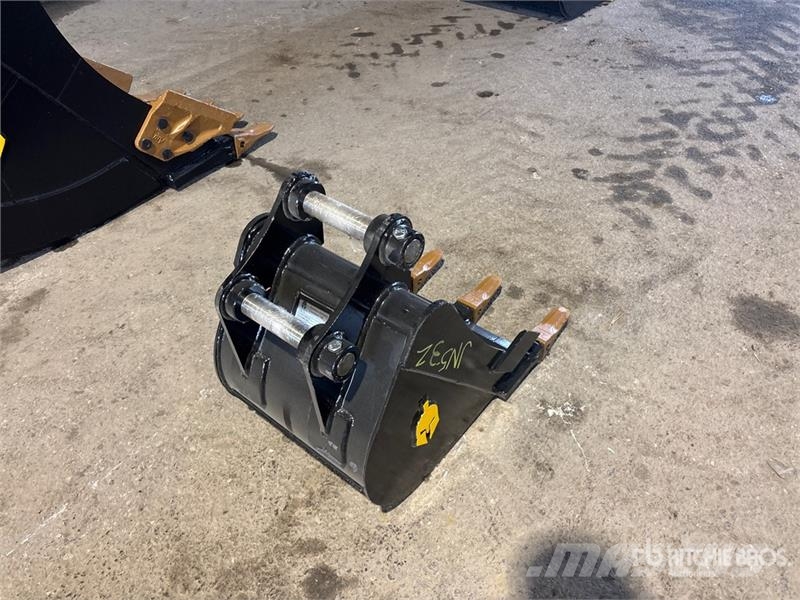 Dynamic Entities 18 in Digging Excavator Bucket - Fits Cat دلاء
