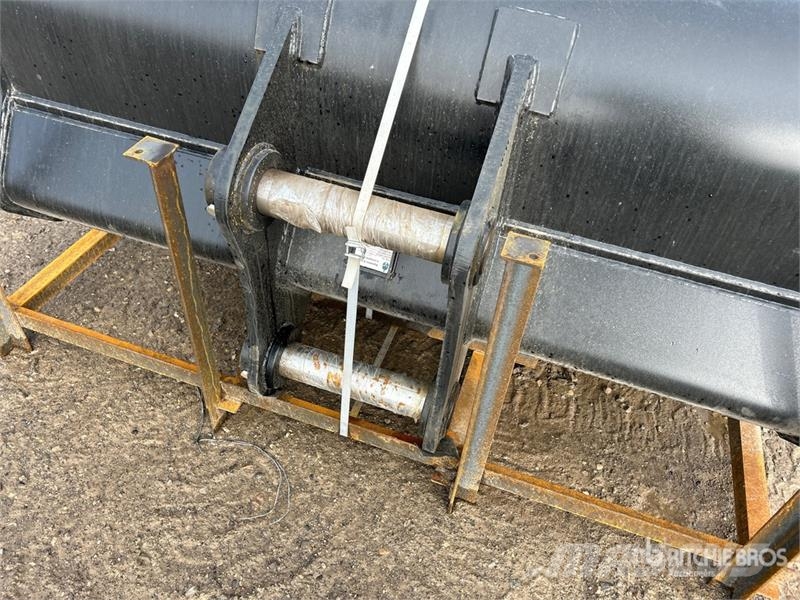 Dynamic Entities 200CL 72 in Q/C Cleanup Excavator Bucket Kašike / Korpe