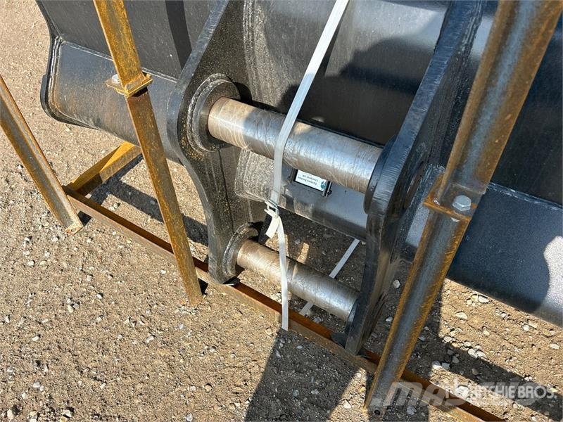 Dynamic Entities 200CL 70 in Q/C Skeleton Excavator Bucket دلاء