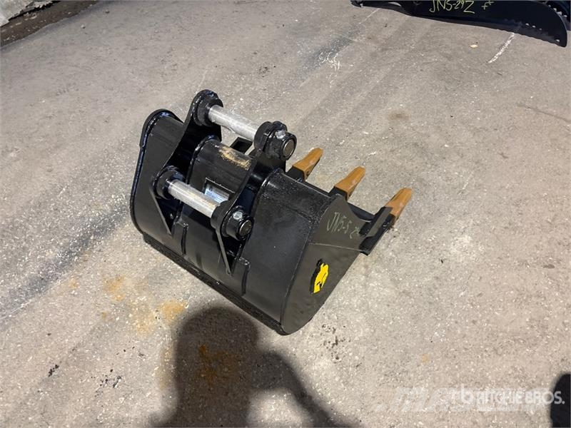 Dynamic Entities 24 in Digging Excavator Bucket - Fits Cat Bakken