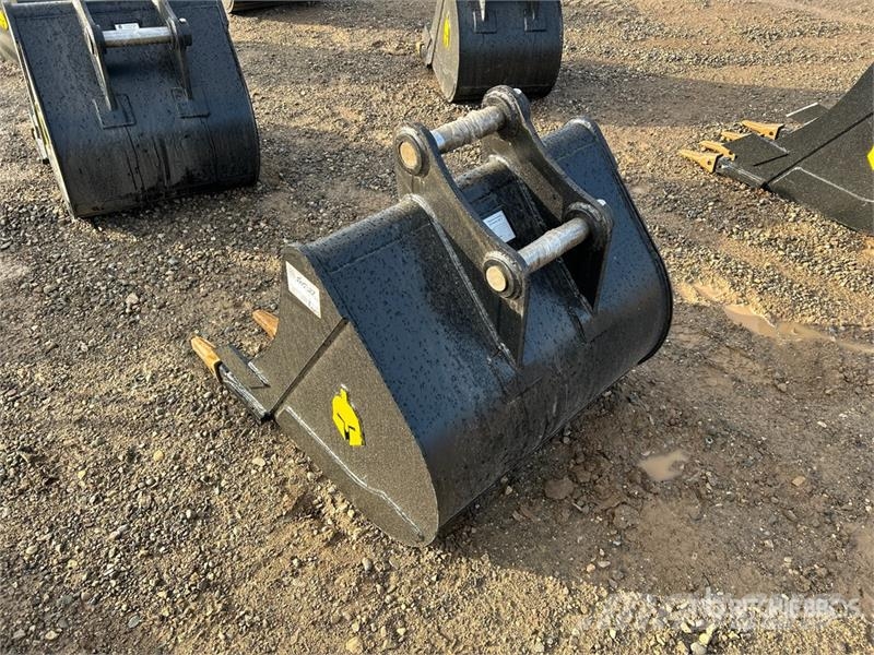 Dynamic Entities 36 in Q/C Digging Excavator Bucket - Fits Kašike / Korpe