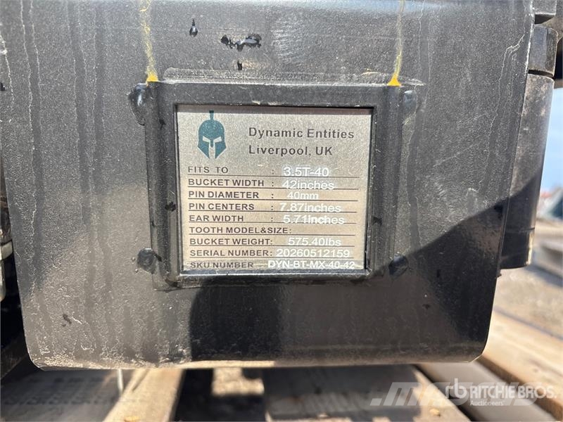 Dynamic Entities 42 in Tilting Excavator Bucket - Fits Cat دلاء