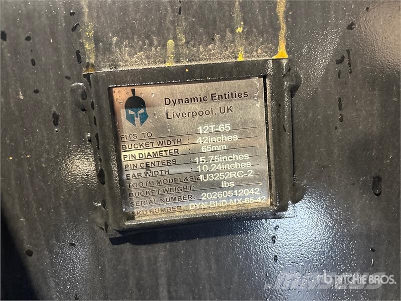 Dynamic Entities 42 in Digging Excavator Bucket - Fits Cat Kašike / Korpe
